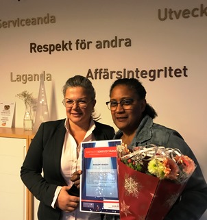 Marlene Hereida (till höger) tillsammans med arbetsledare Laura Soniasdotter som gjorde nomineringen